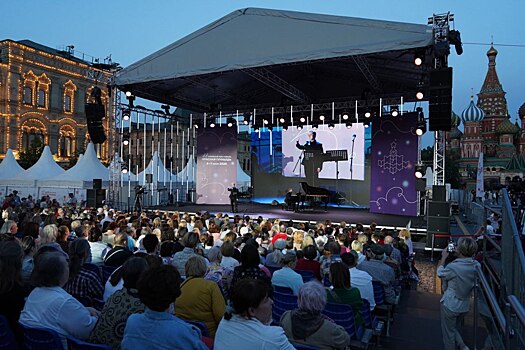 Солисты Нижегородской оперы выступили на Книжном фестивале «Красная площадь»