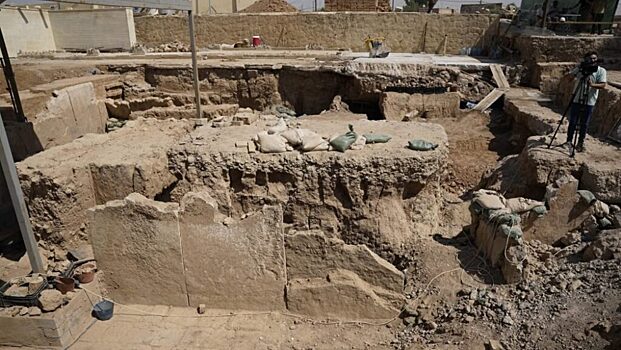 Шестиметровая статуя крылатого быка возрастом 2700 лет найдена в Ираке