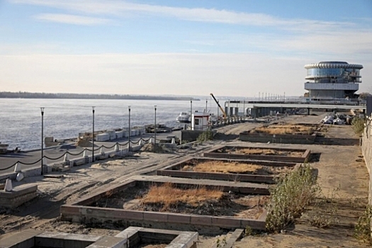 Продолжается создание новой зоны отдыха на набережной в Волгограде