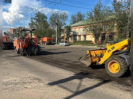 В центре Читы ремонтируют дороги