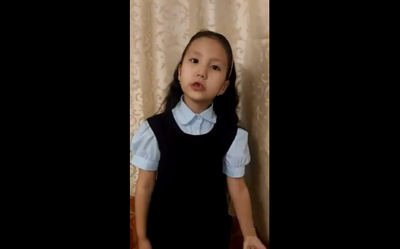Якутская школьница принимает участие во всероссийском конкурсе чтецов