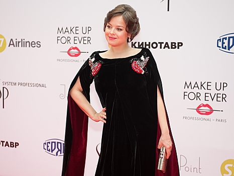 «Никогда столько не плакала»: звезда Comedy Woman покинула Россию
