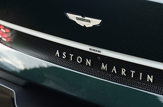 Aston Martin обвинили в нападках на электромобили