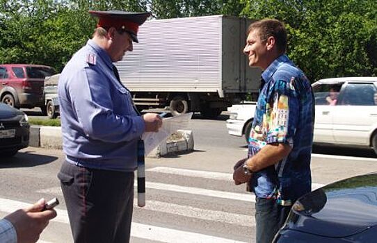 6 фраз, которые желательно избегать при общении с ГИБДД