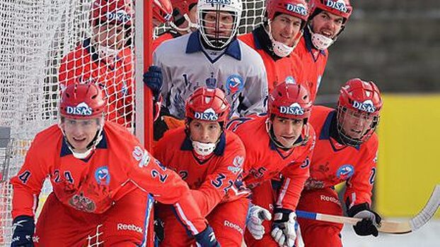 «Енисей» потерпел второе поражение подряд в чемпионате России по хоккею с мячом