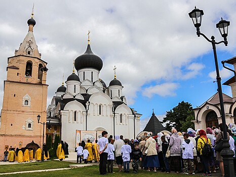 В Старице прошли торжества в честь Дня памяти святителя Иова