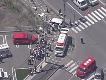 В Японии автомобиль врезался в группу детей
