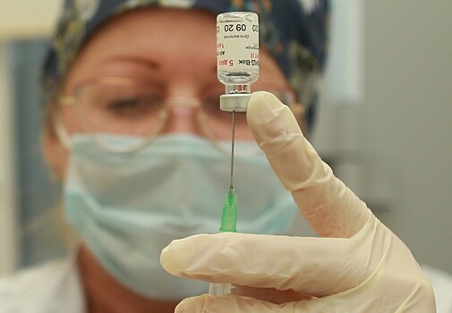 Опрос: большинство россиян доверяет отечественным вакцинам