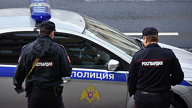 Россиянин ранил ножом двух полицейских