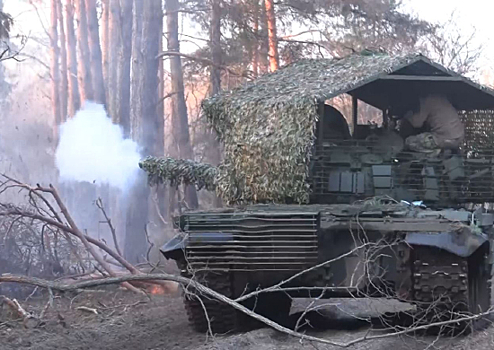 Экипаж танка Т-62М группировки войск «Днепр» уничтожил опорный пункт ВСУ на правом берегу Днепра
