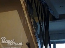 Потоп в подъезде: жители многоэтажки на Краснодарской показали, что бывает в их доме после дождя