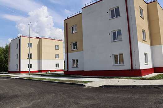 36 детей-сирот получили ключи от новых квартир в Новосибирской области