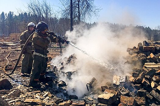 Путин поручил оказать помощь сибирским погорельцам