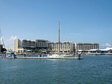 Россиян начали массово выселять из люксовых отелей в одной стране