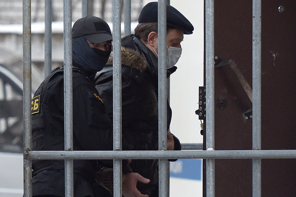 Задержанному во время совещания российскому мэру вынесли приговор