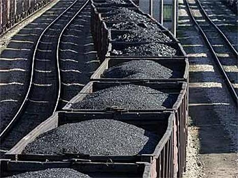 Активисты Гринпис в Финляндии перекрыли путь поезду с углем из РФ