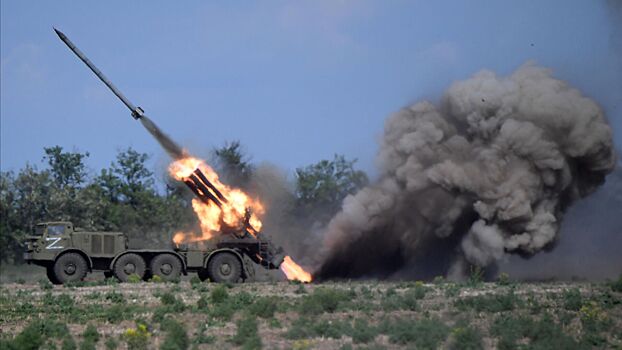 Артиллерия и авиация России нанесли удары по складам боеприпасов ВСУ