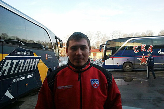 Ударивший молодого хоккеиста Троицкий не являлся тренером "Луча"
