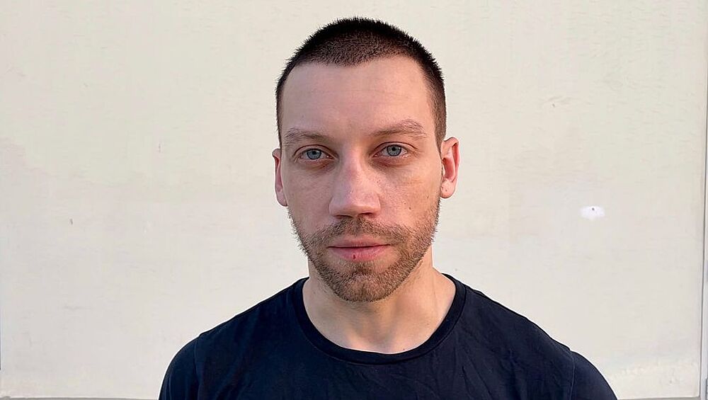 Помимо российских проектов, актера часто приглашают на съемки за границу. Он сотрудничает с британским агентством Subtitle Talent.