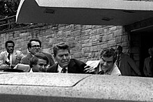 Суд в США полностью освободил стрелявшего в Рональда Рейгана