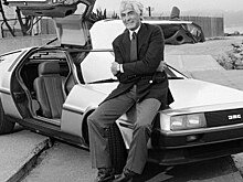 Джордж Клуни снимет байопик создателя DeLorean