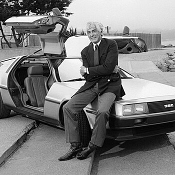 Джордж Клуни снимет байопик создателя DeLorean