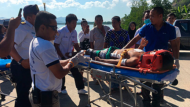 СМИ: в Таиланде столкнулись катер и баржа