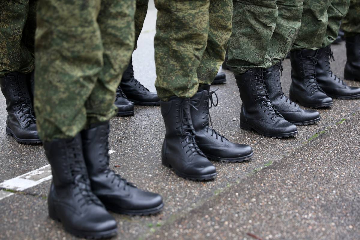 В Кремле не нашли рисков дезорганизации в армии после перестановок в Минобороны