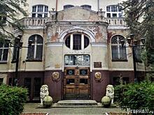 Не в этот год: для ремонта бывшего штаба армии на Комсомольской снова не нашлось денег