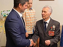 Юбилейную медаль «75 лет Победы» вручили одному из старейших жителей Лосиноостровского района Георгию Лазареву