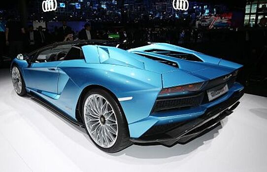 Lamborghini Aventador S Roadster лишили крыши