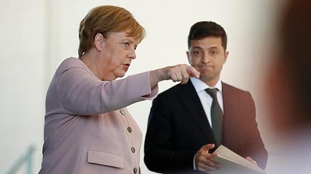 Киев пригрозил Меркель дискуссией по "СП-2"