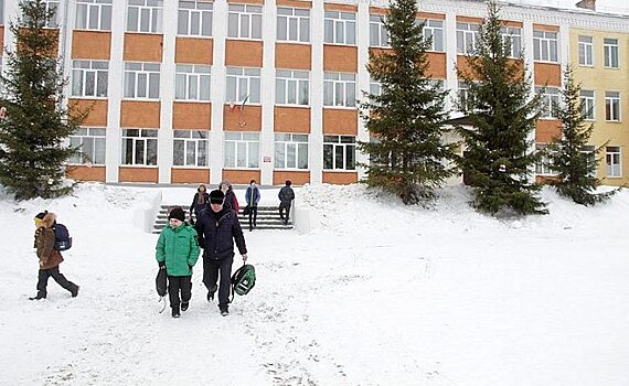 В ряде школ Казани электрощитки не меняли по 70 лет, в прачечных детсадов завелась плесень