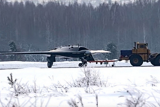 «Охотник» из РФ поставили в один ряд с американским X-47B