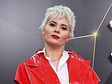 Под личиной Скунса в шоу "Маска" скрывалась певица SHENA?