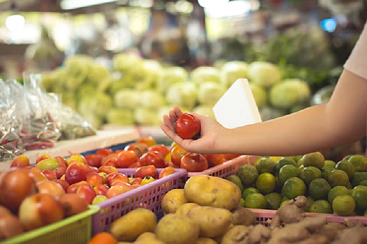 Мэр Белогорска пригрозил участникам ярмарки выходного дня, торгующим чужими овощами и фруктами