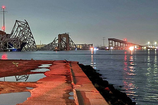 Bloomberg: Врезавшийся в Балтиморский мост контейнеровоз имеет непростую историю