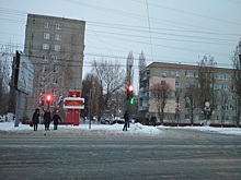Жители заметили смертельно опасный светофор в Заводском районе