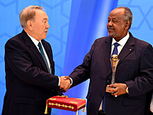 Назарбаев вручил премию президенту Республики Джибути