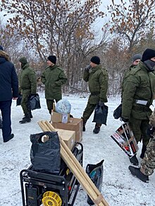 Мобилизованным резервистам из Абдулино привезли снаряжение и оборудование