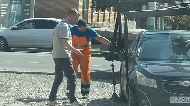 На проезжей части в центре Пензы появились «зыбучие щебни»