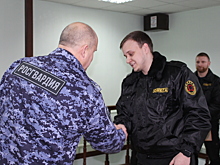 Саратовских охранников наградили за задержание взломщиков