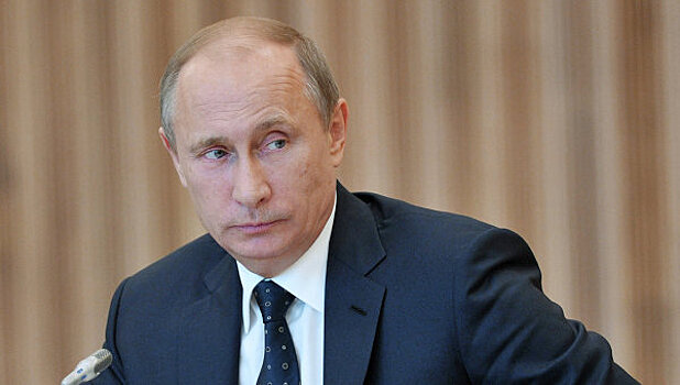 Путин поздравил Блаттера с переизбранием президентом ФИФА