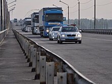 Тонкости ПДД: можно ли обгонять колонну автомобилей с сопровождением на трассе