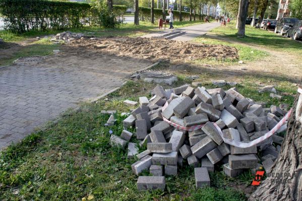 Власти Екатеринбурга обновят плитку в сквере имени Попова почти за 20 млн рублей