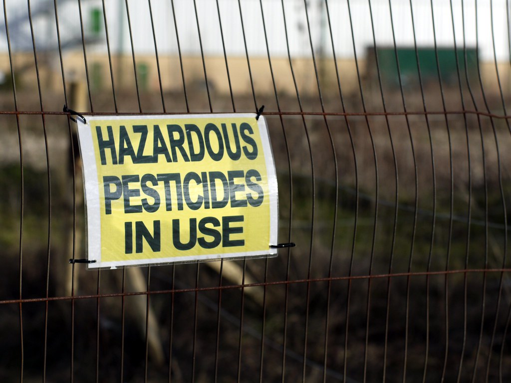 Индия готовит к запрету первые три пестицида из черного списка