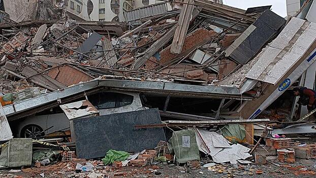 В Турции начались массовые аресты подрядчиков рухнувших зданий