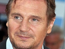 От Нильсена к Нисону: в США перезапускают культовую комедию «Голый пистолет»