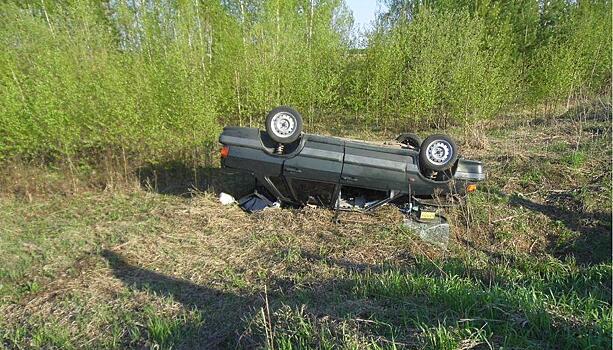 В Яранске водитель «ВАЗа» перевернулся в кювет