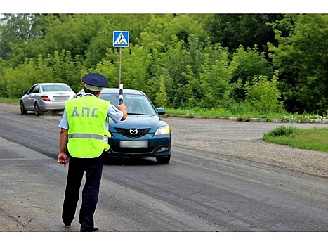 Возле Ялуторовска задержали водителя с 2 килограммами наркотиков